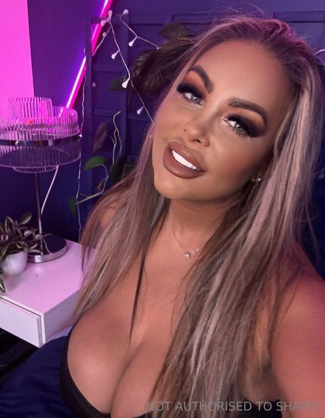 Princess Levi freie sexy fotos