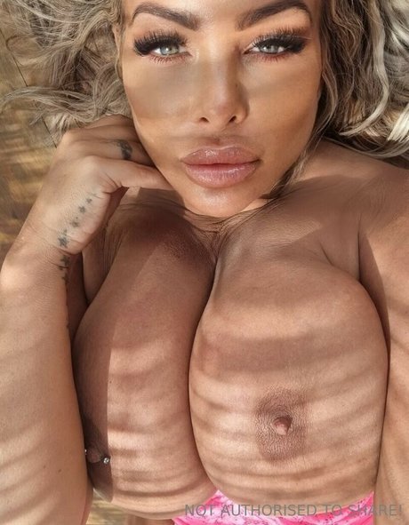 Princess Levi schöne sex bilder