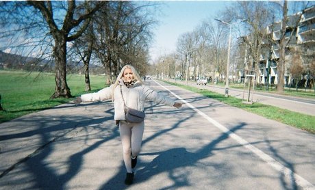 Lily Mcalpine erotische schöne fotos