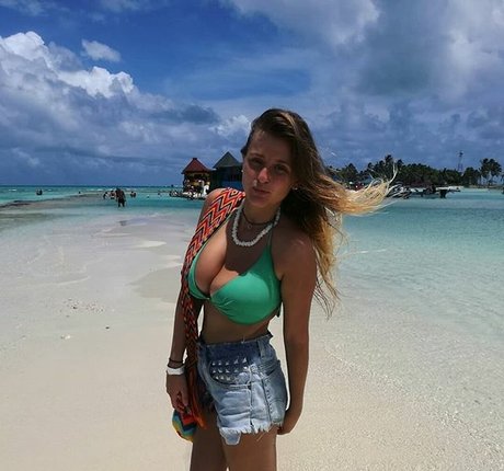 Luan Raviv beste akt archiv