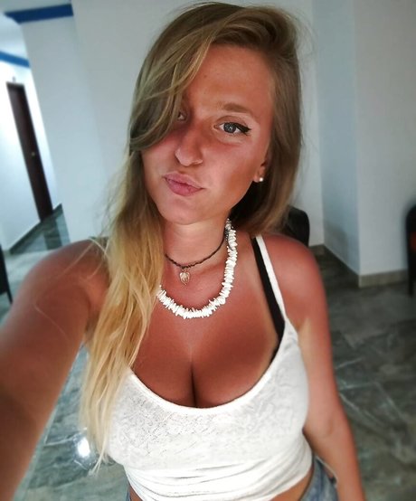 Luan Raviv erwachsene schöne galerie