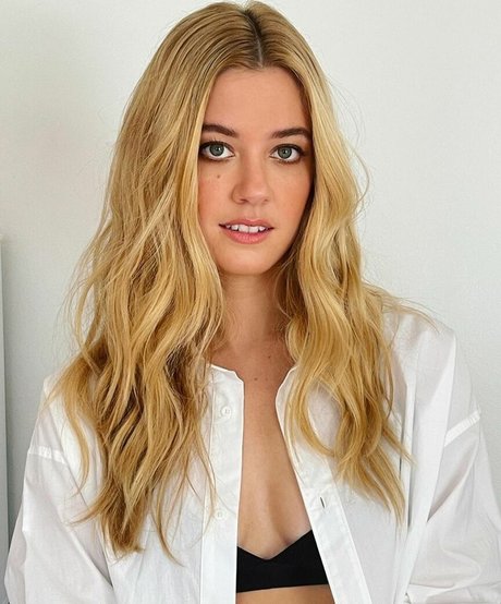 Mallory Bechtel porno nette galerien