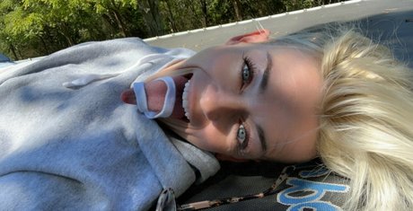 sashamoon1621 model porno galerie