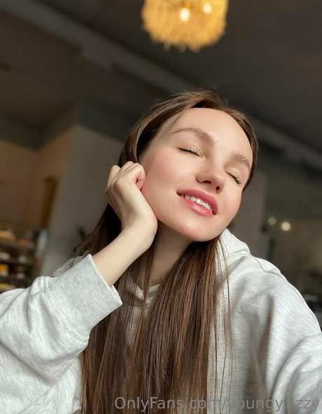 youngy lizzy pornostar nackt archiv