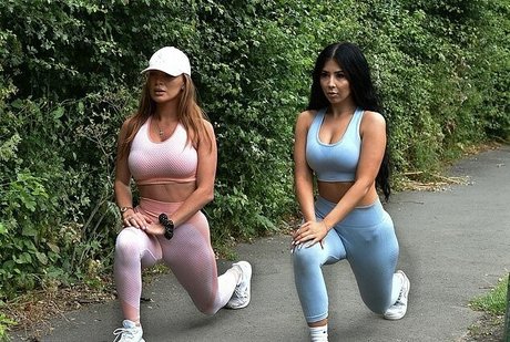 Summer Monteys Fullam porno hübsche bilder