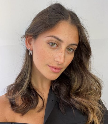 japanische schulmädchen-onlyfans heiße top foto