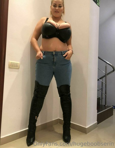 hugeboobserin perfekte bilder