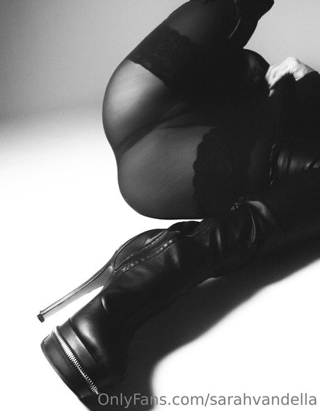 Sarahvandella sexy nackt bild