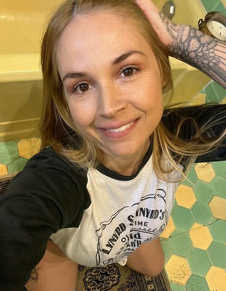 Sarahvandella hd nacktheit bild