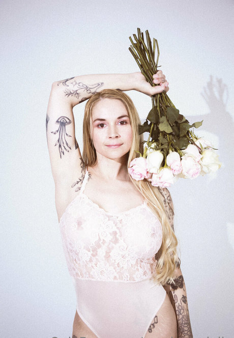 Sarahvandella heiße top fotos