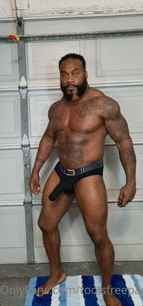 vollbusige milf onlyfans freie nackte bild