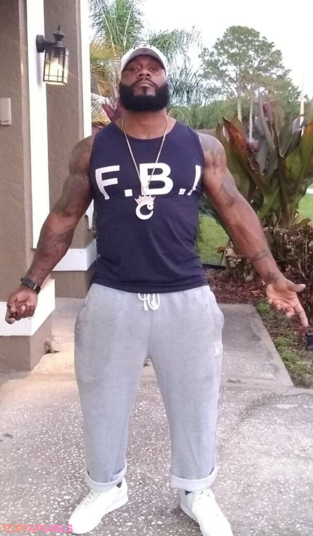 kurvige fick-onlyfans kunst top bild