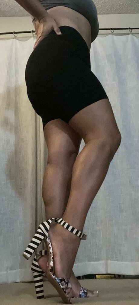 shesabigone top akt foto