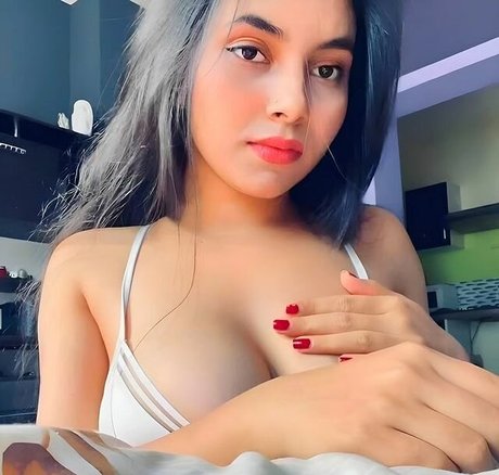 Arpa Roy sexy top galerien