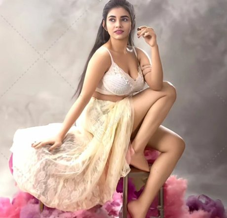 Arpa Roy hd nackten galerien