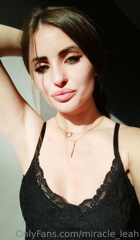 miracle leah heiße akt bild