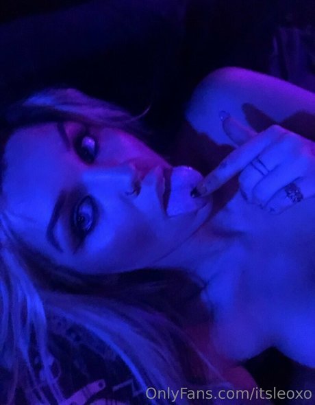itsleoxo hübsche pornostar bilder