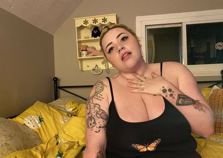 vollbusige rothaarige teen onlyfans schöne nette bilder