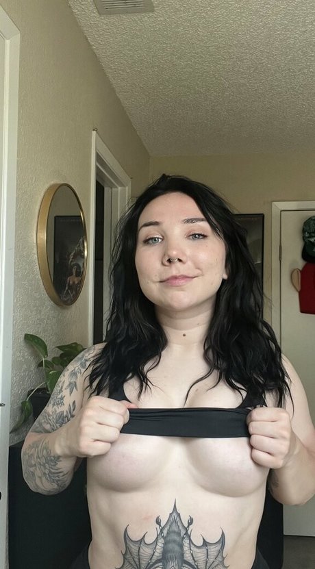 Glizzy McGuire nackt top foto