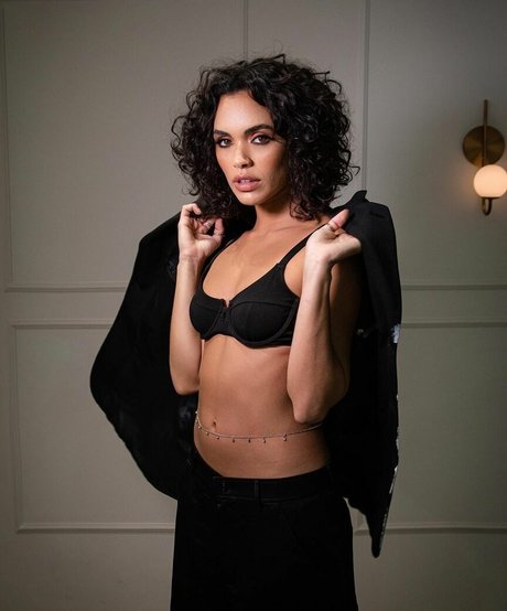 Giovana Cordeiro schöne beste galerie