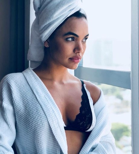 Giovana Cordeiro erwachsene exklusive fotos