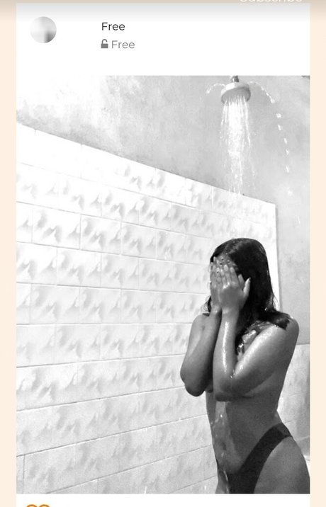 Uva Roy nackt top foto