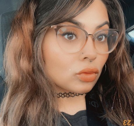 emilyelixer pornostar akt archiv