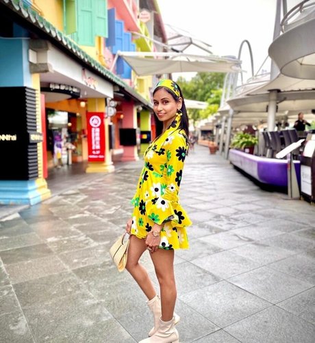 Shivani schauspielerin nackte archiv