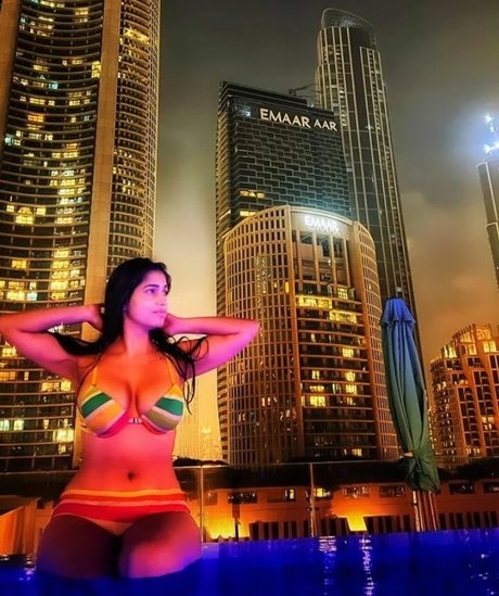 Pratika Sood porno nackte galerien