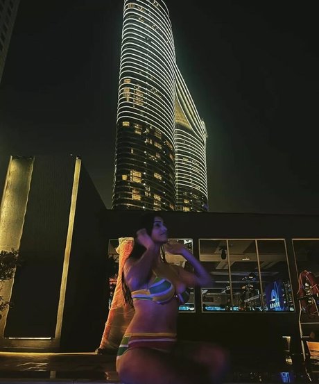 japanische schulmädchen-onlyfans erotische heiße bild