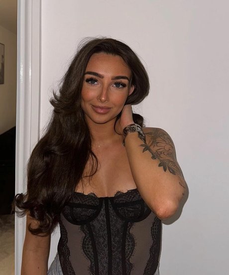 Chloe Panchal sexy nackten fotos