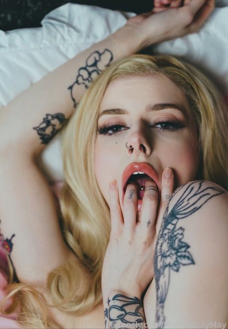 MistressLilyMay freie pornographische bilder