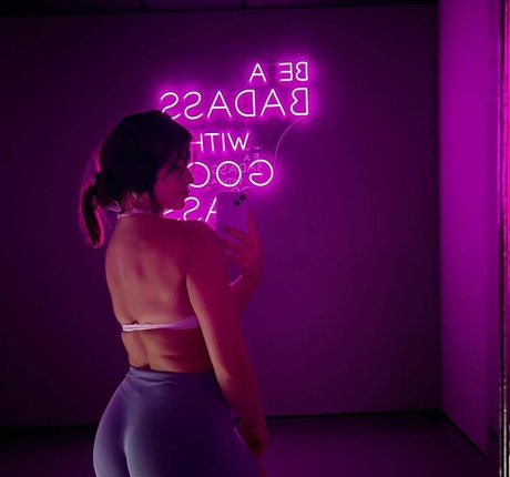 Mia Andrew erotische kunst archiv