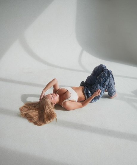 Trinityy Rain kostenlose erotische foto