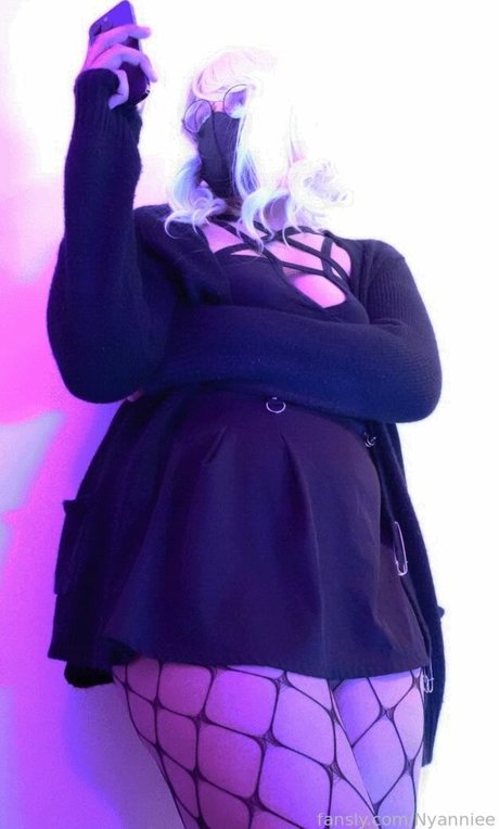 Nyanniee sexy foto