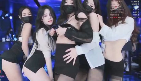 Pandaex nackt akt archiv