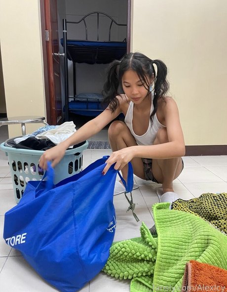 AlexIcy freie nacktheit bilder