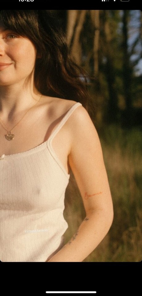 Willow Avalon porno galerie