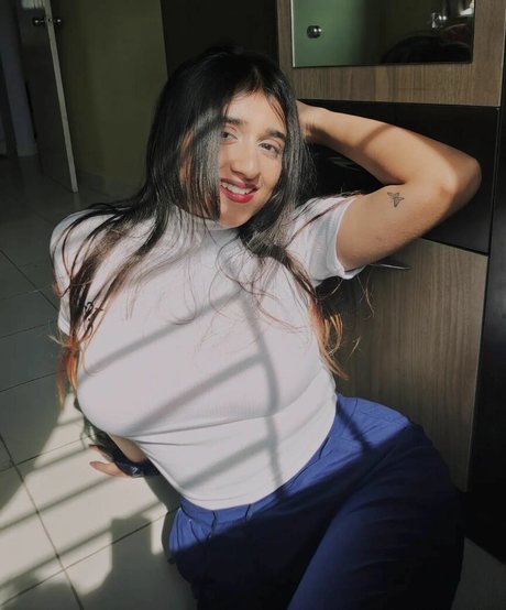 Ruchika Tandon kunst sexy galerien