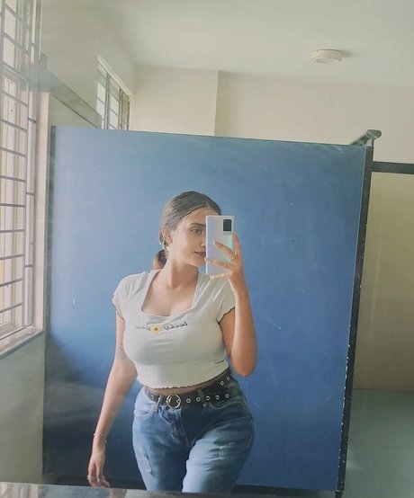 Ruchika Tandon kunst top fotos