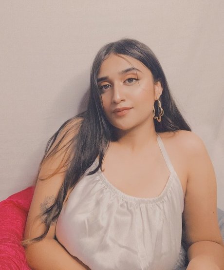 Ruchika Tandon model akt fotos