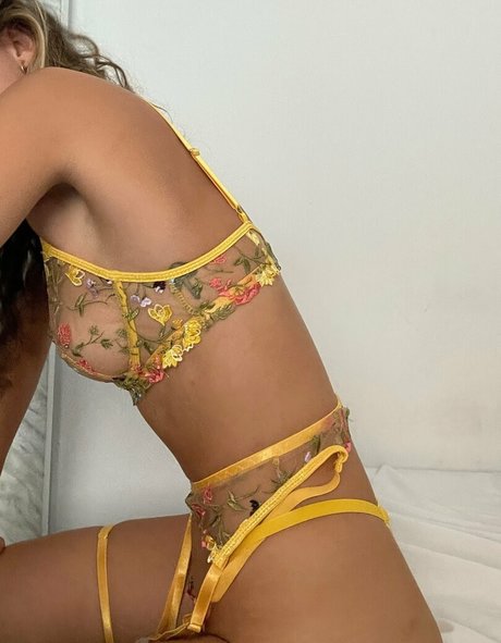 mialarelle erwachsene hübsche archiv