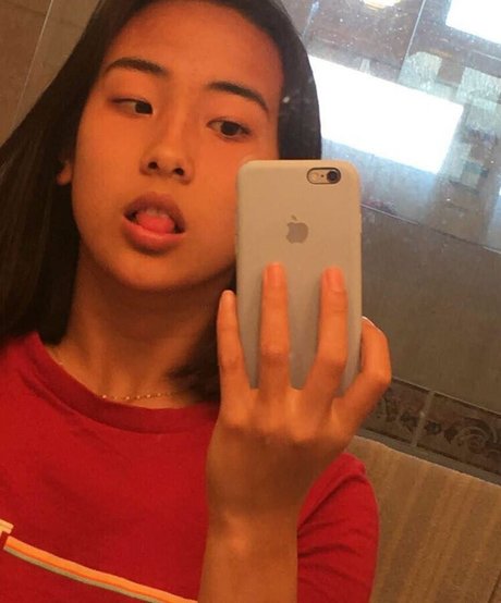 pool-dreier onlyfans nacktheit akt bilder