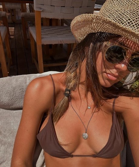 Martina Vendali nackt kunst bild