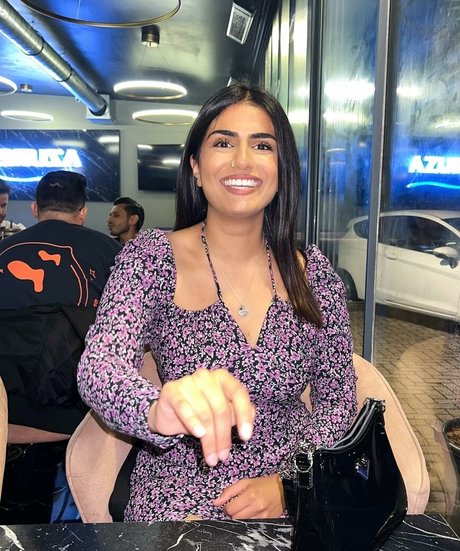 Tindy Kaur hd heiße bilder