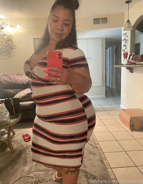 monicabunz pornostar top foto