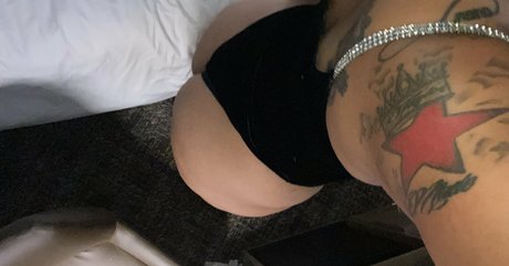 monicabunz nacktheit pornographische fotos