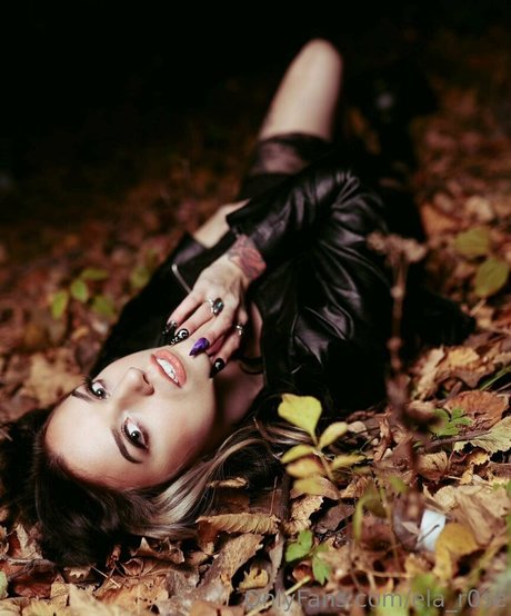 Ela Rose hübsche akt archiv