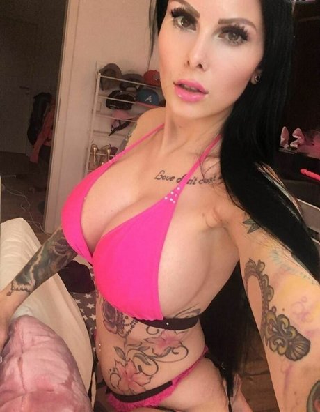 Xania Wet model foto