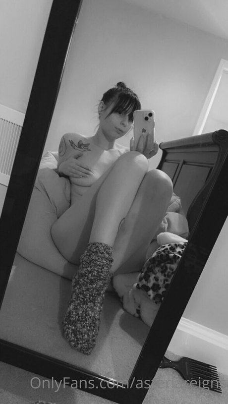 asteriareigns schauspielerin sexy bilder